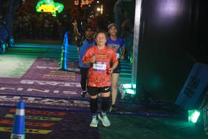 BIB: 3463
                            <button type="button" onclick="openModal(26275037)" class="btn btn-primary btn-sm float-right btn-popup" data-toggle="modal" data-target=".modal-high-quality">
                        <i class="fas fa-shopping-cart"></i> Add to Cart
                    </button>
                                            <button type="button" onclick="isThisMe(26275037, true)" class="btn btn-success btn-sm float-right btn-popup btn-isme hidden" data-toggle="tooltip" data-placement="bottom" title="นี่คือรูปของคุณใช่ไหม คลิกที่นี่เพื่อเอาเข้าอัลบั้ม">
                        <i class="fas fa-plus"></i> Add to album
                    </button>
                    <button type="button" onclick="isThisMe(26275037, false)" class="btn btn-warning btn-sm float-right btn-popup btn-isnotme hidden">
                        <i class="fas fa-ban"></i> Remove from album
                    </button>